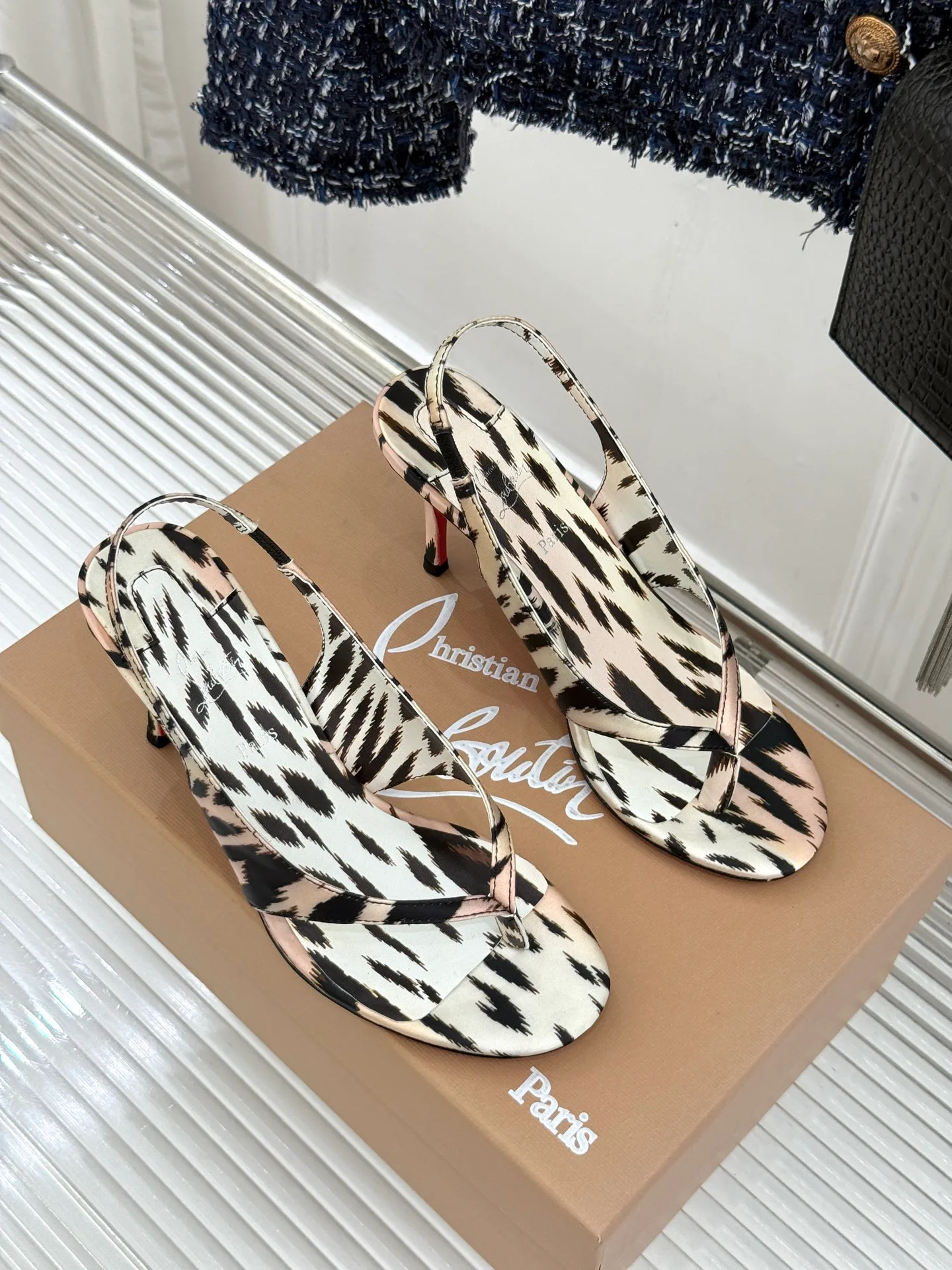 Босоножки Женские Christian Louboutin 18549077