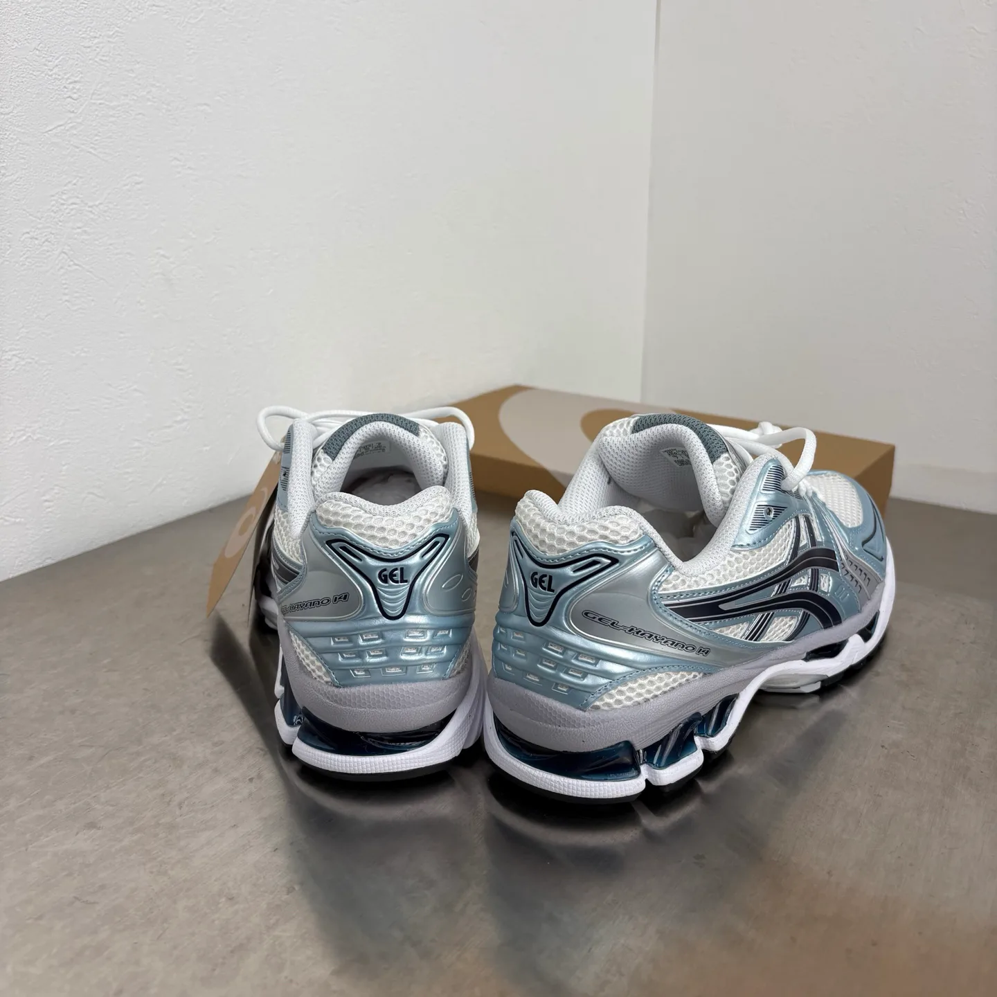 Кроссовки Женские Asics 18744166