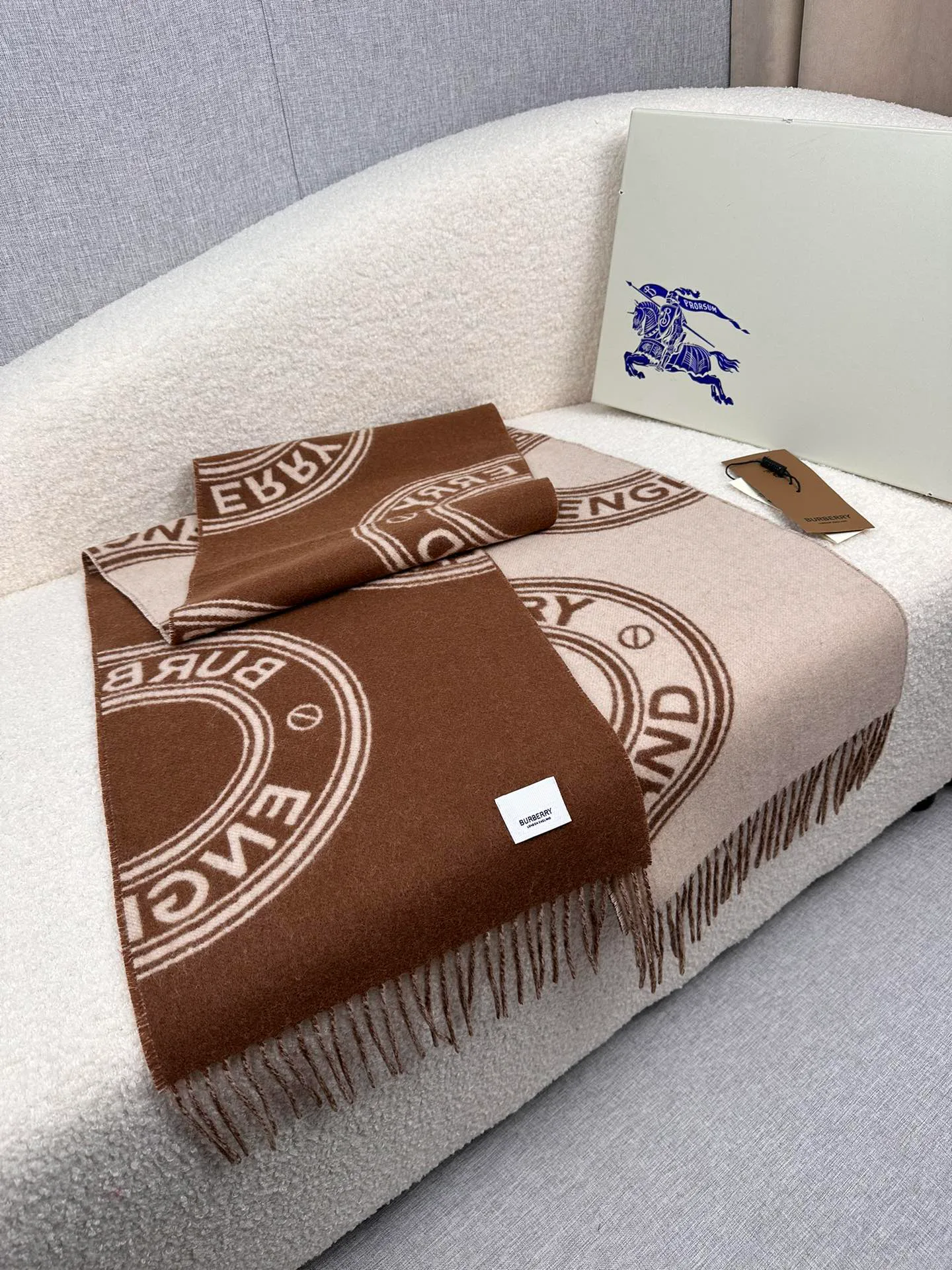 Шарфы Burberry 920469