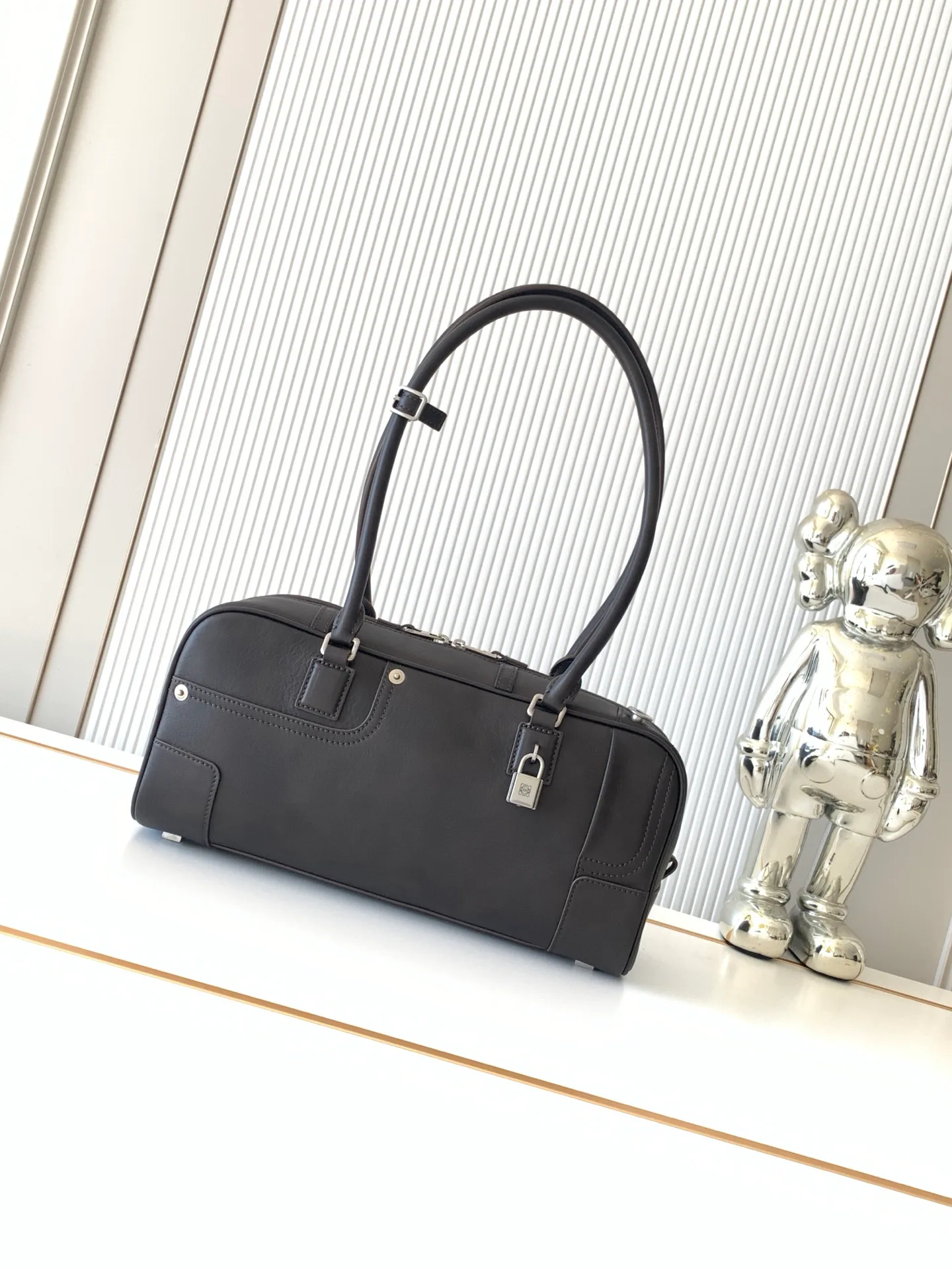Классические Сумки Женские Loewe 11504283