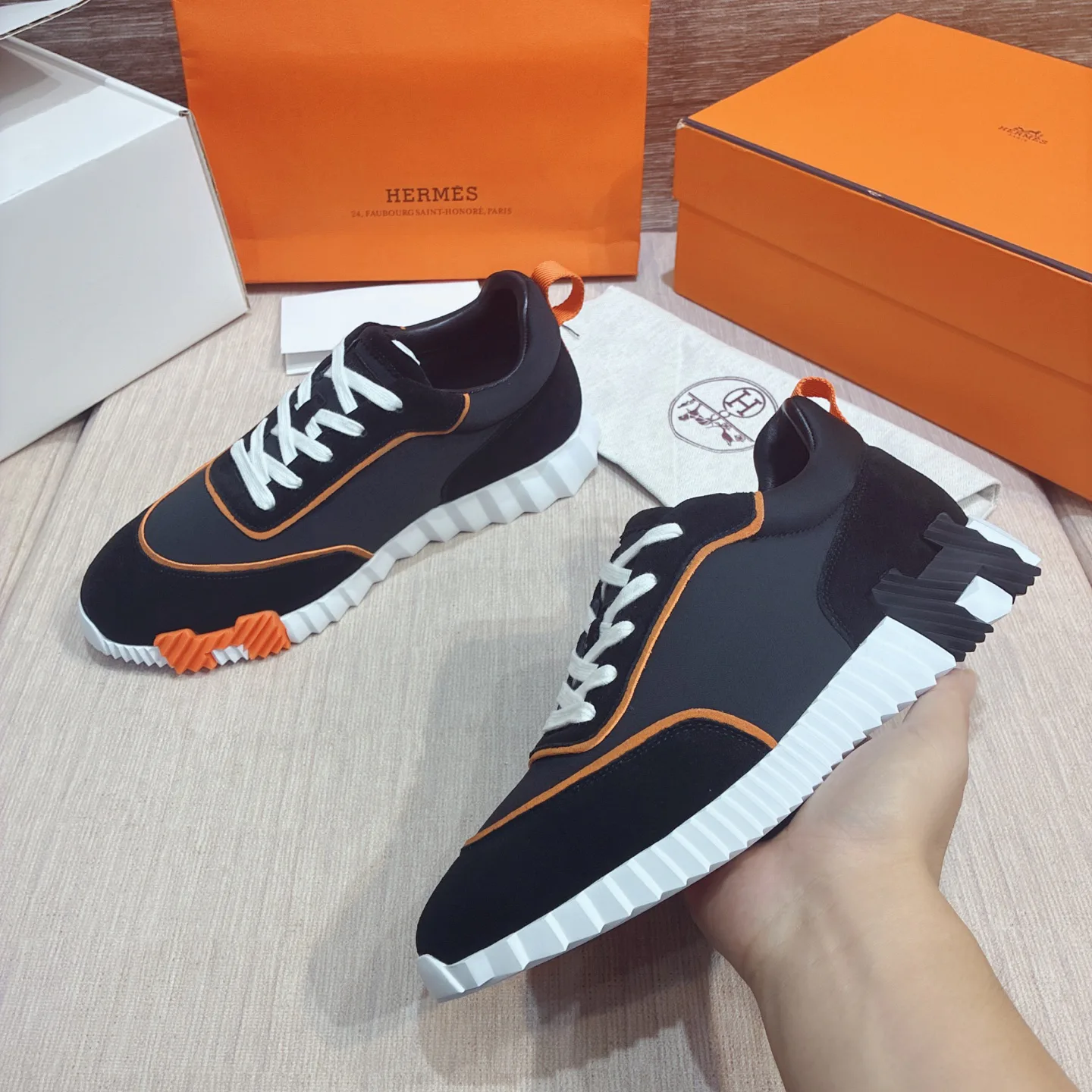 Кроссовки Женские Hermes 17977067