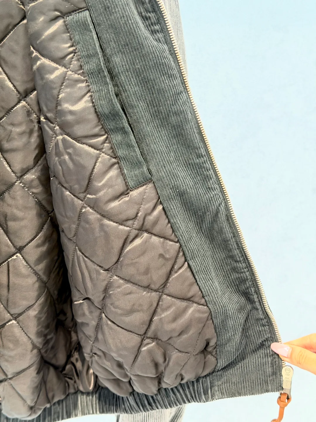Куртки И Пуховики Женские Miu Miu 18374143
