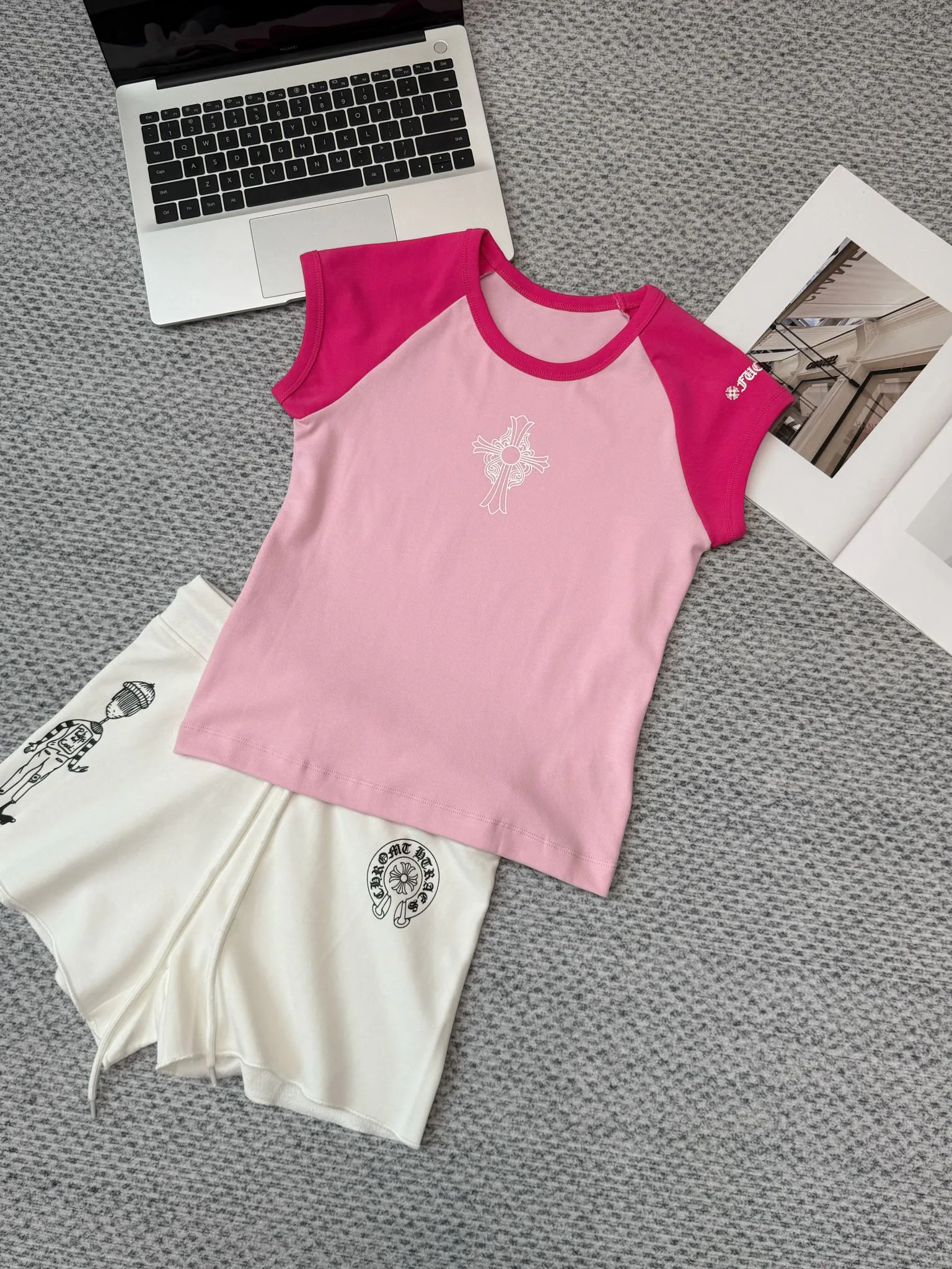 Футболки Женские Chrome Hearts 13425733