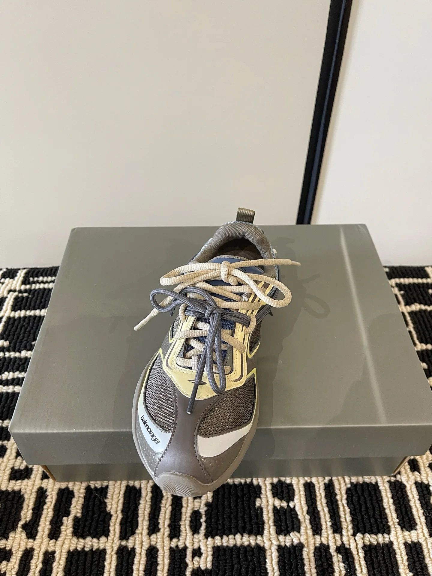 Кроссовки Женские Balenciaga 18386313