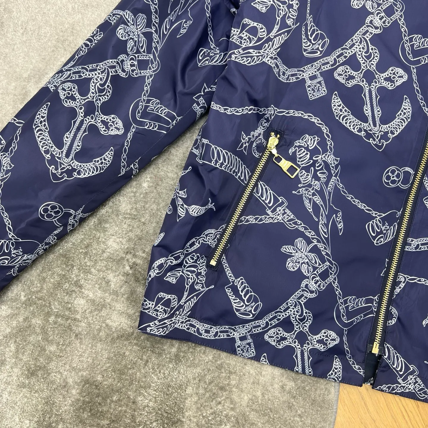 Куртки И Пуховики Женские Louis Vuitton 12592766