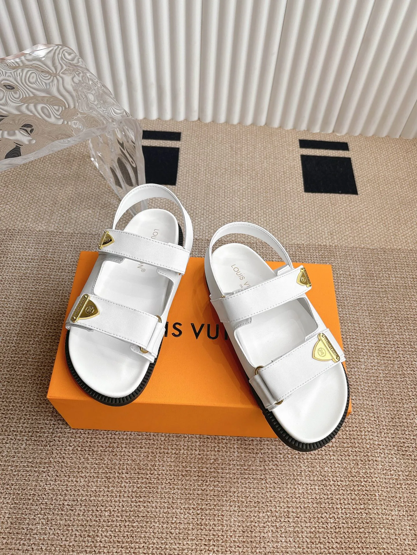 Босоножки Женские Louis Vuitton 17499604