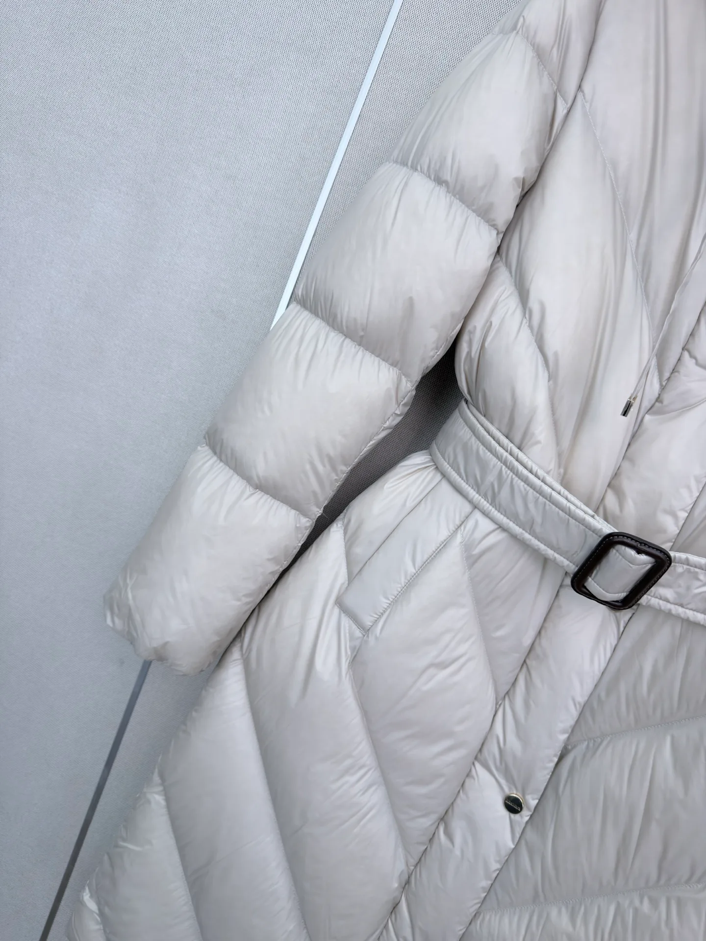Куртки И Пуховики Женские Max Mara 18056281