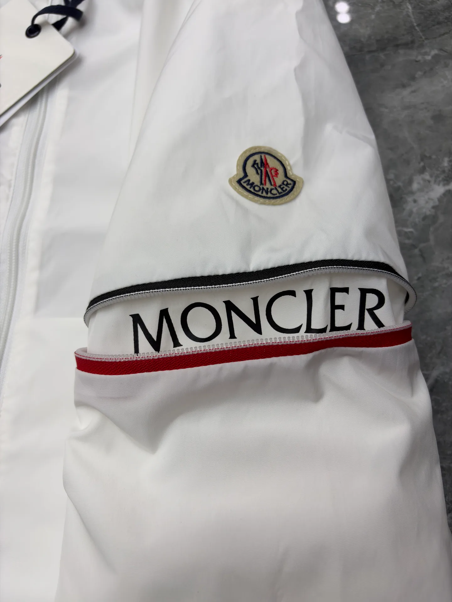 Куртки И Пуховики Женские Moncler 11690855