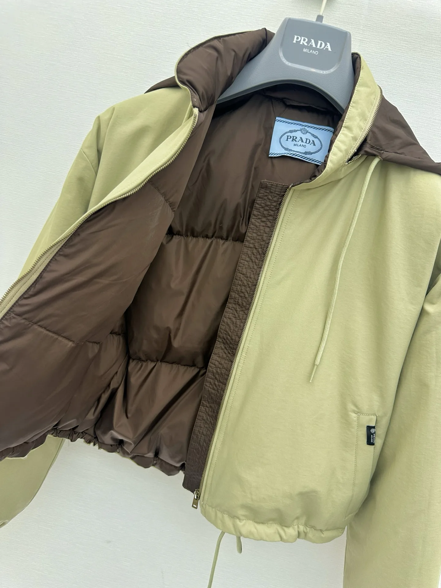 Куртки И Пуховики Женские Prada 18312782