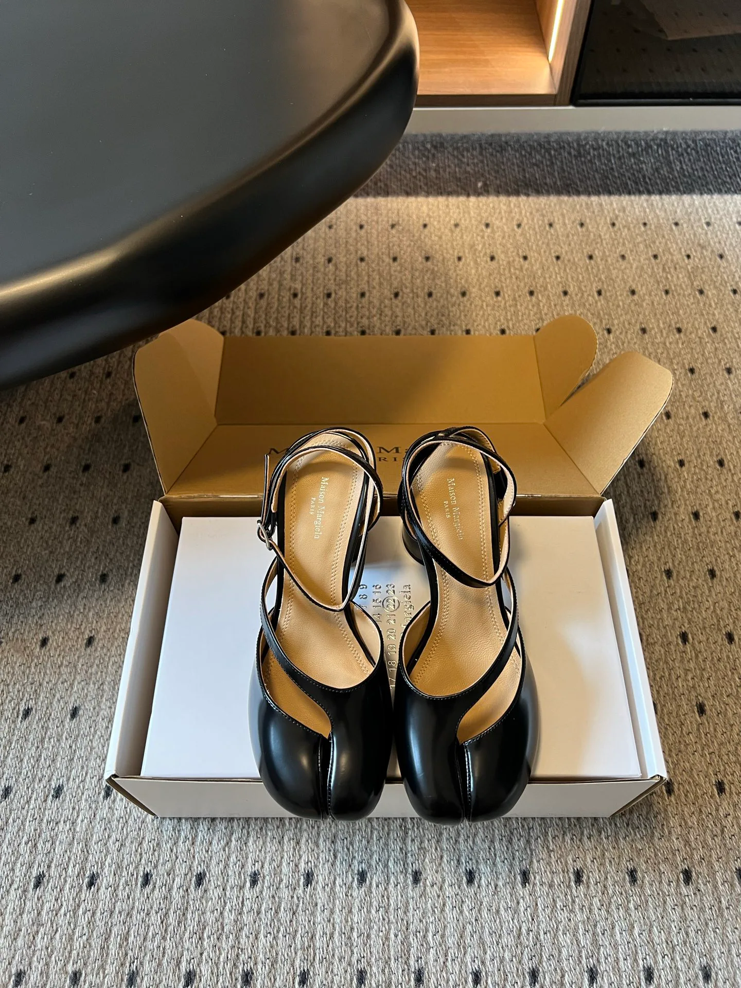 Босоножки Женские Maison Margiela 17686647