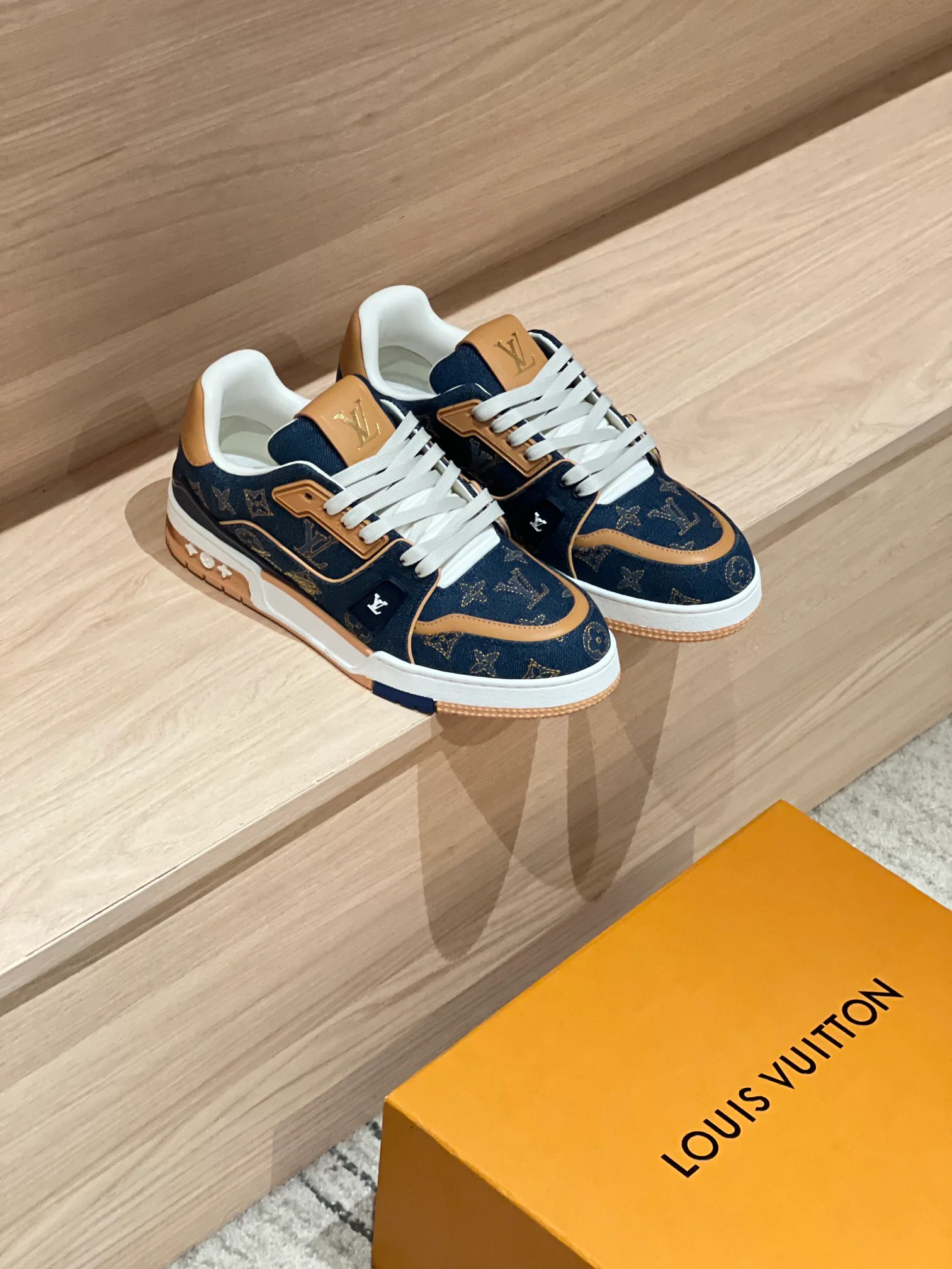 Кроссовки Женские Louis Vuitton 422416