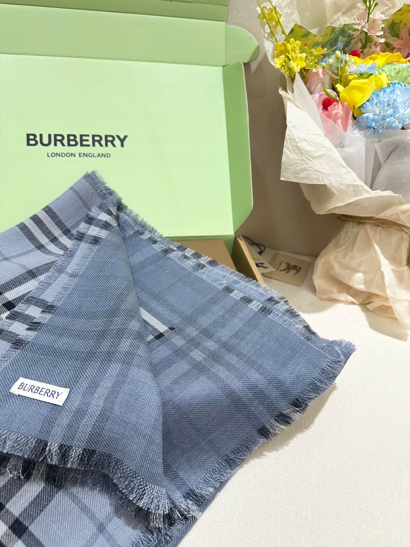 Шарфы Burberry 17991554