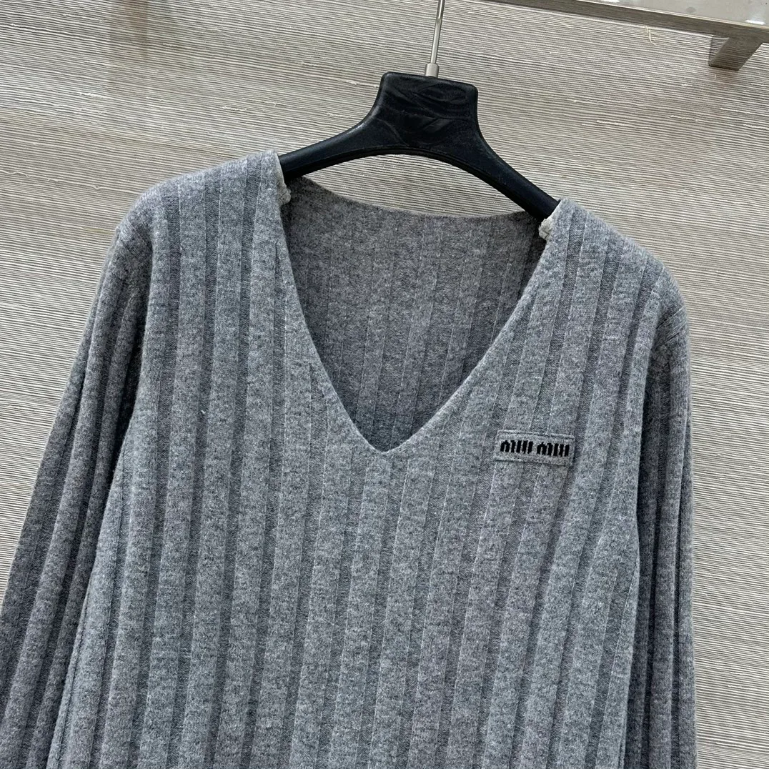 Джемперы Женские Miu Miu 680999