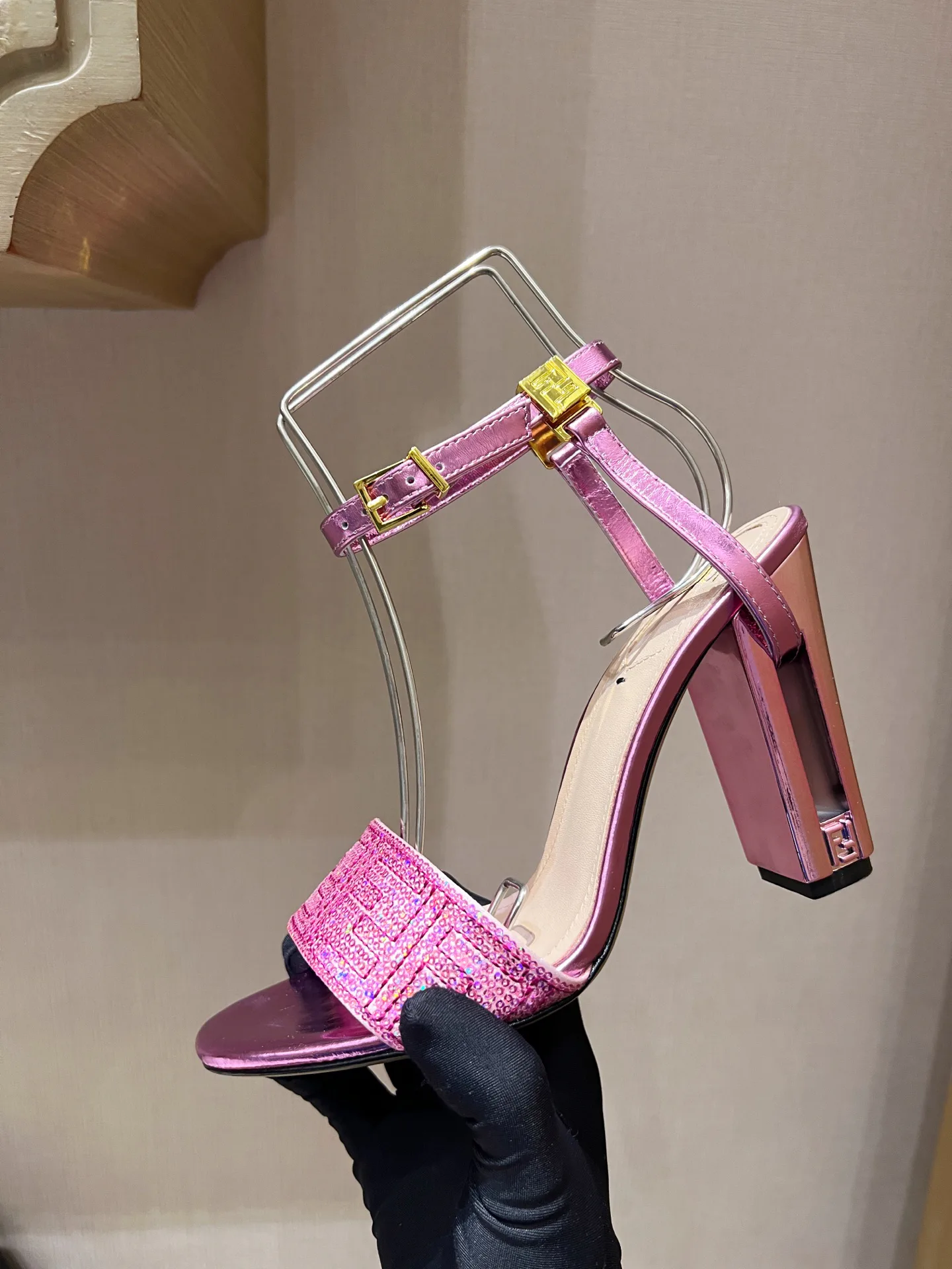 Босоножки Женские Fendi 9288994