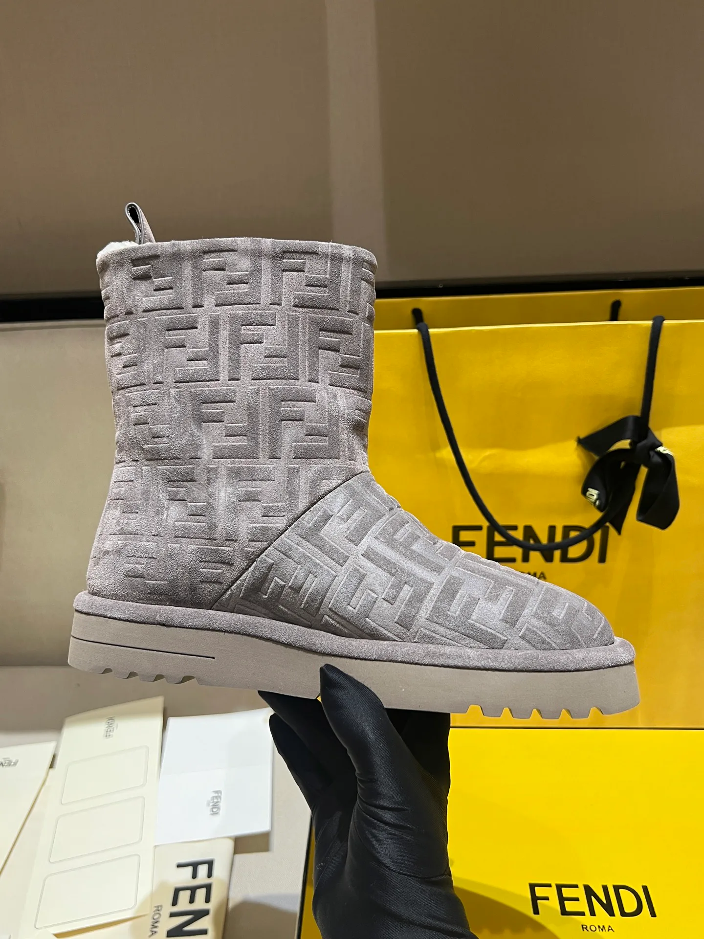 Угги Женские Fendi 3281839