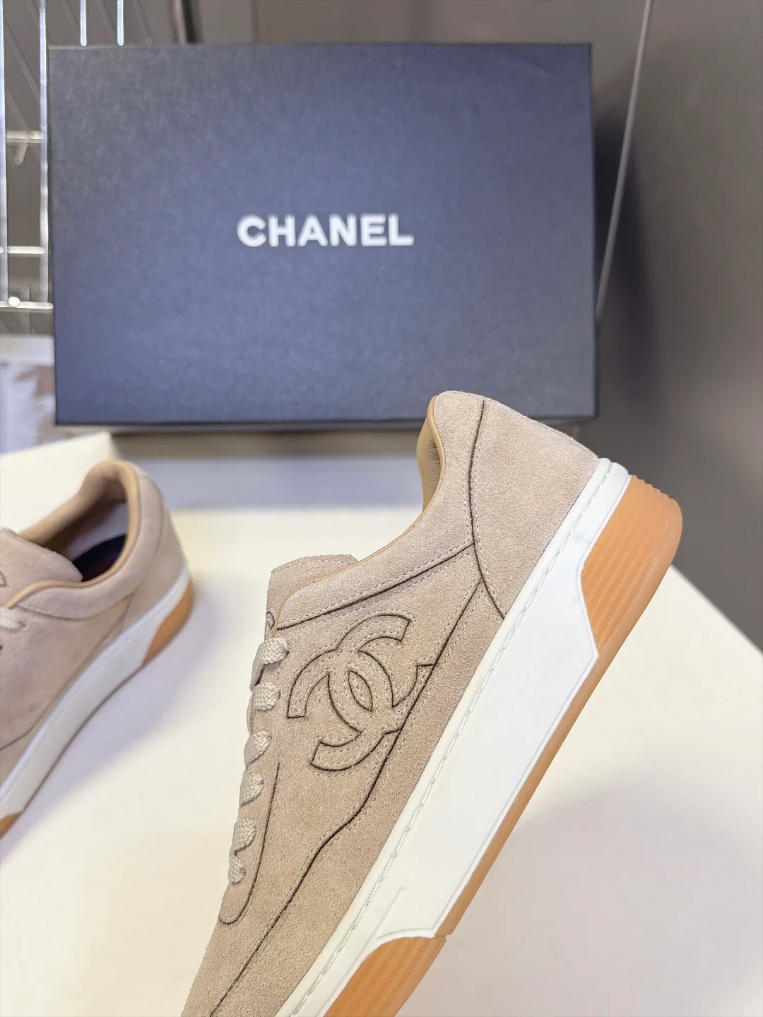 Кроссовки Женские Chanel 18703398