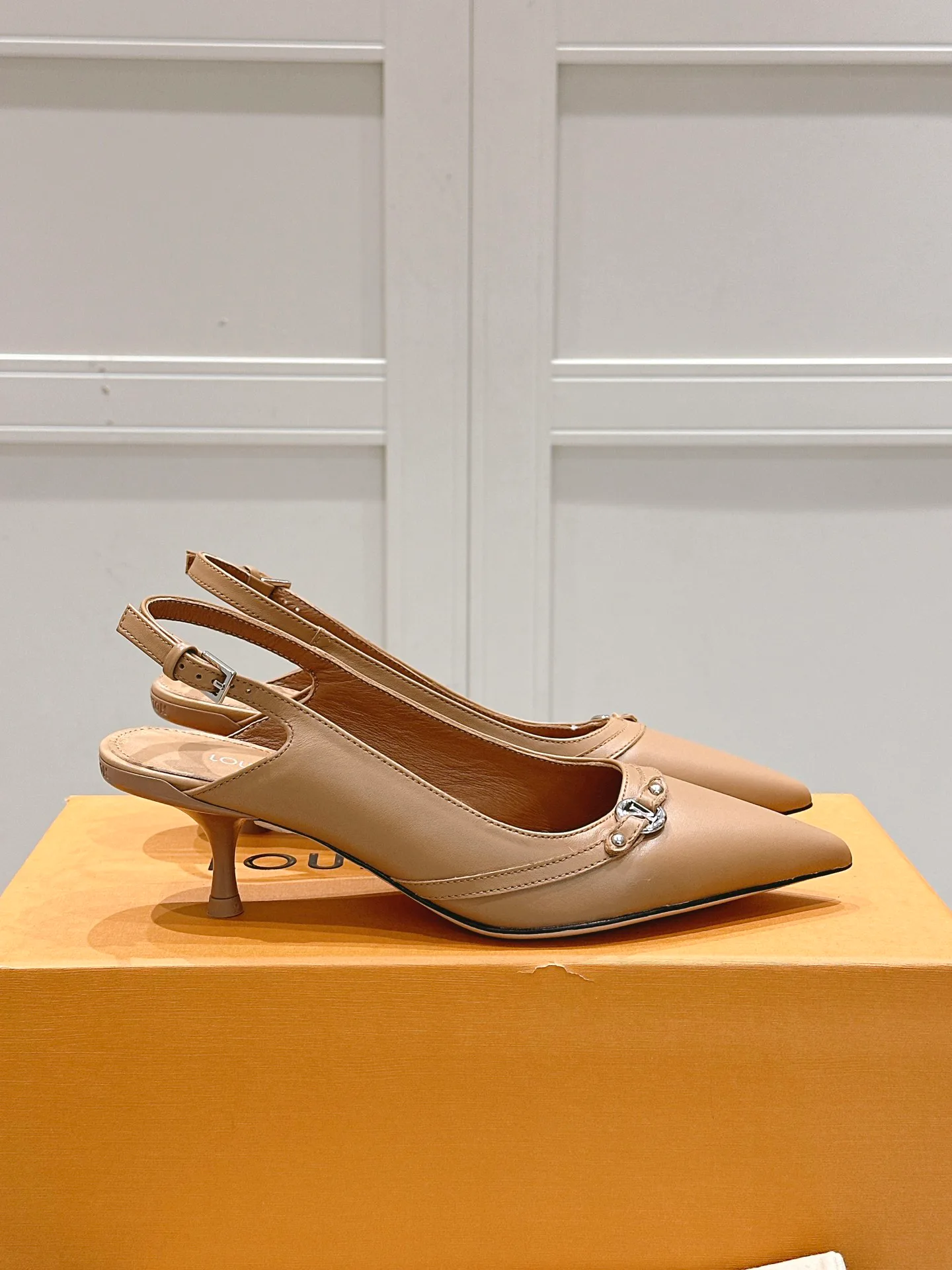 Туфли Женские Louis Vuitton 18607