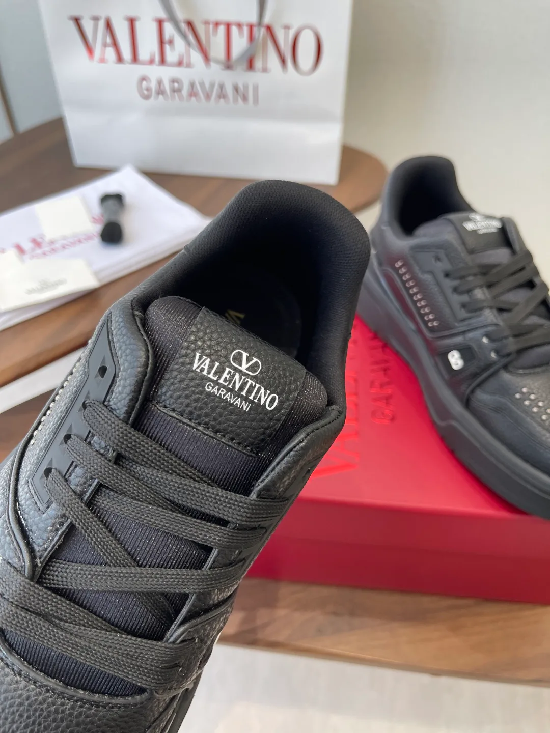 Кроссовки Женские Valentino 11446620