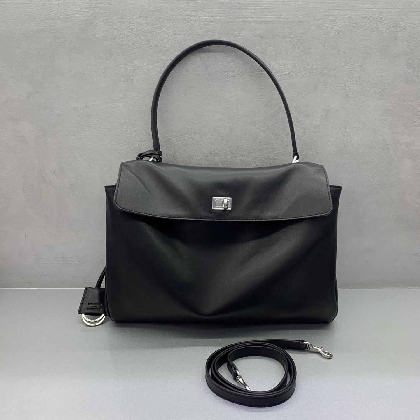 Классические Сумки Женские Balenciaga 18136462
