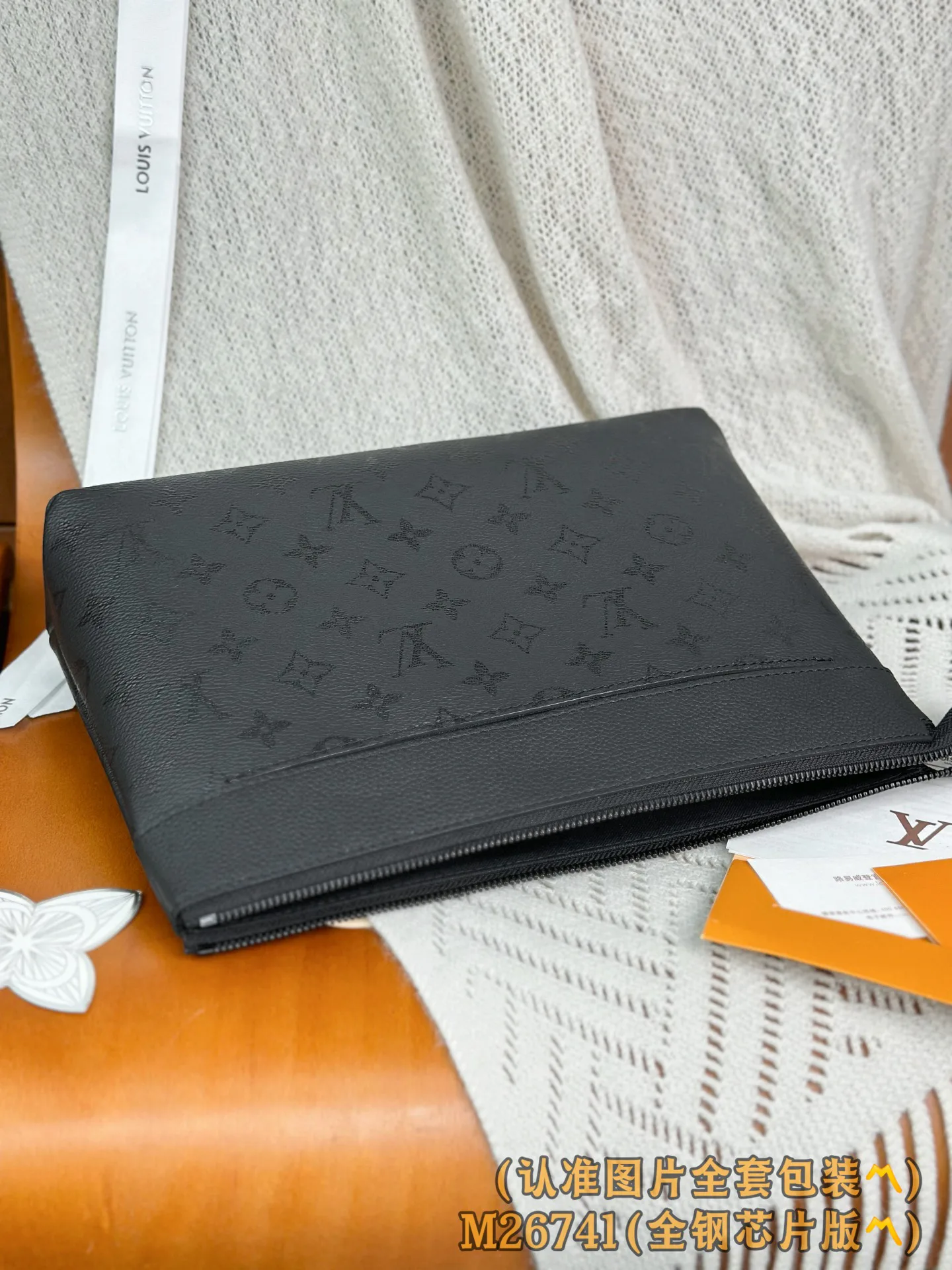 Клатчи Женские Louis Vuitton 18359512