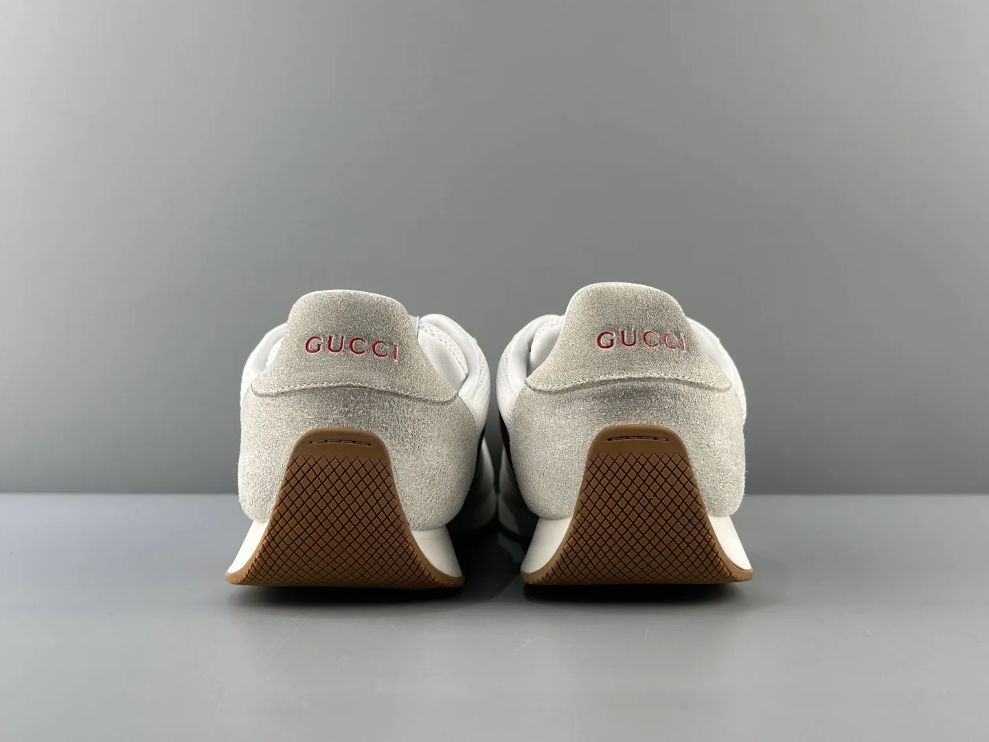 Кроссовки Женские Gucci 18583681