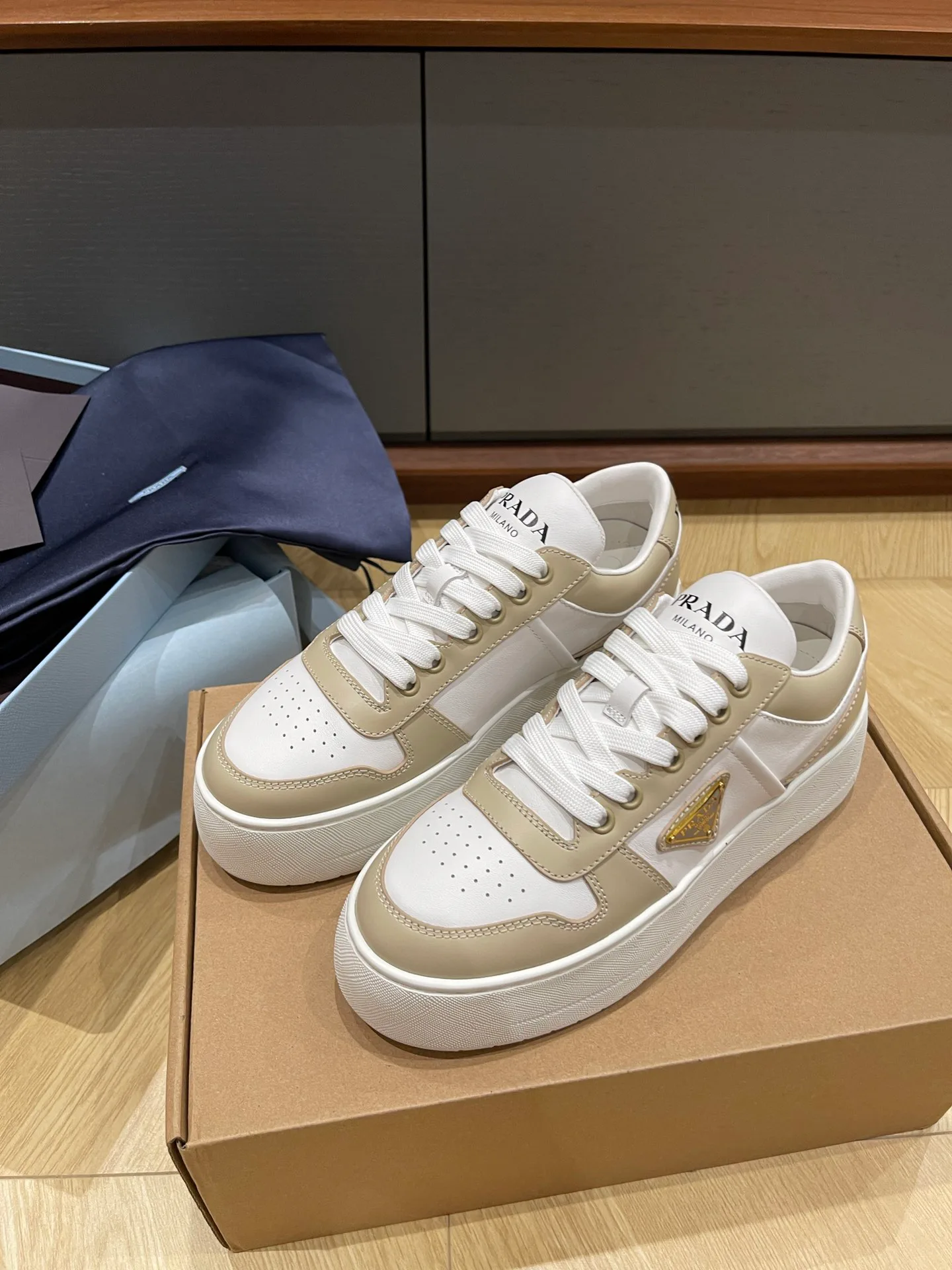 Кроссовки Женские Prada 1138300