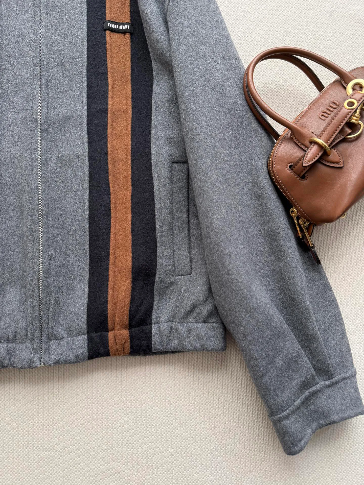 Куртки И Пуховики Женские Miu Miu 18952805