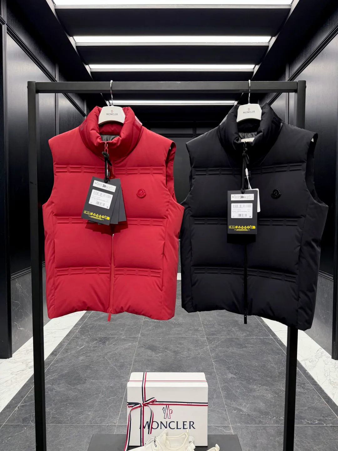 Жилеты Женские Moncler 18188741
