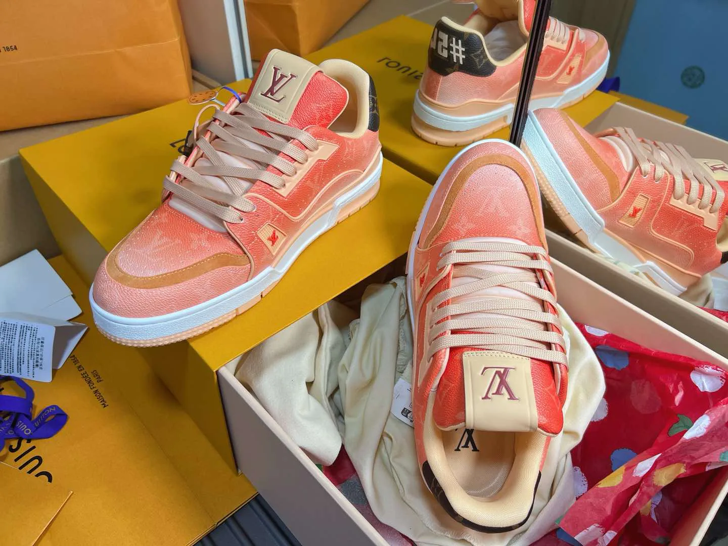 Кроссовки Женские Louis Vuitton 11696552