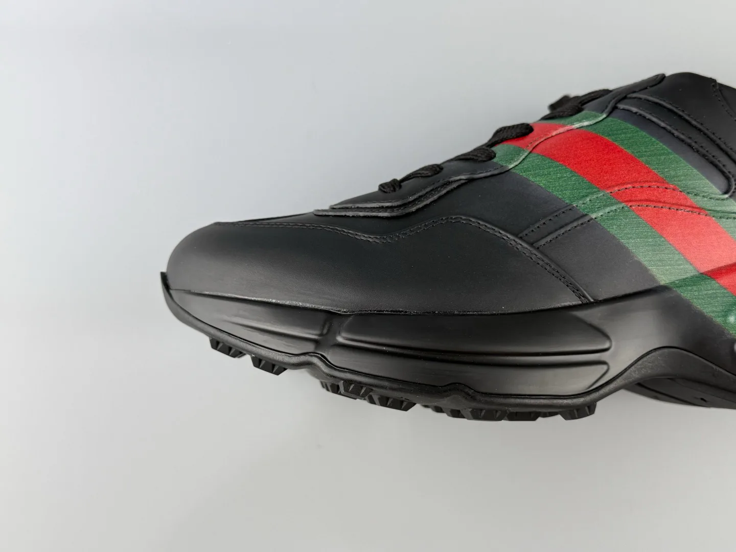 Кроссовки Женские Gucci 18552250