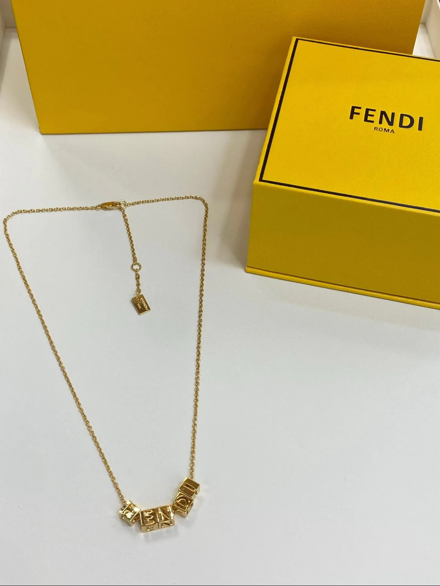 Бижутерия Fendi 18123180