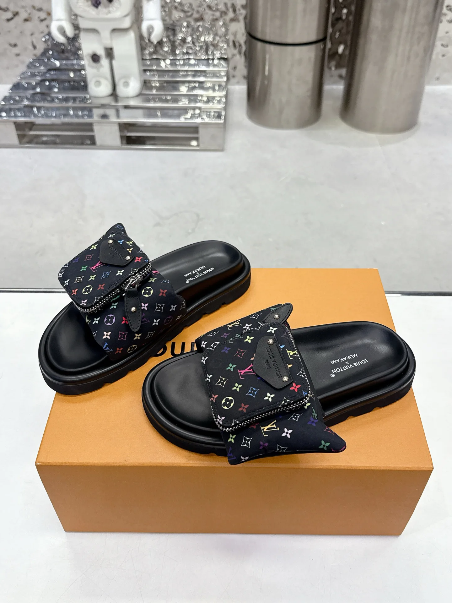 Шлепанцы Женские Louis Vuitton 10060939