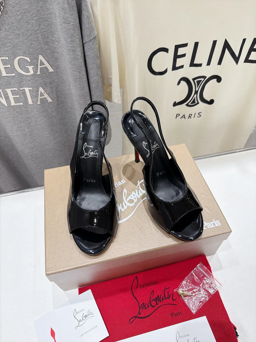 Босоножки Женские Christian Louboutin 19465660