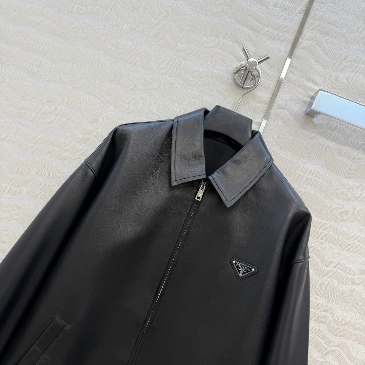 Кожаные Куртки И Дублёнки Мужские Prada 11430156