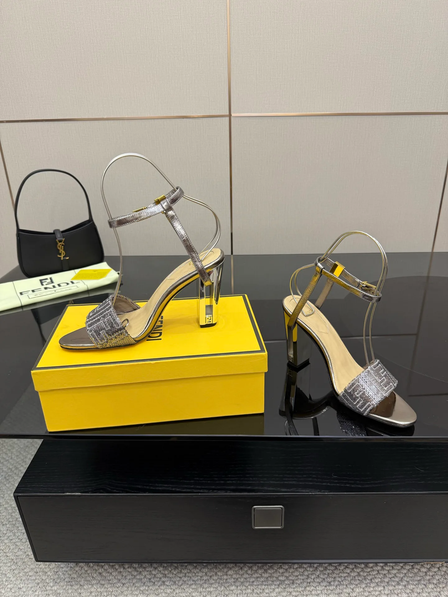 Босоножки Женские Fendi 47005