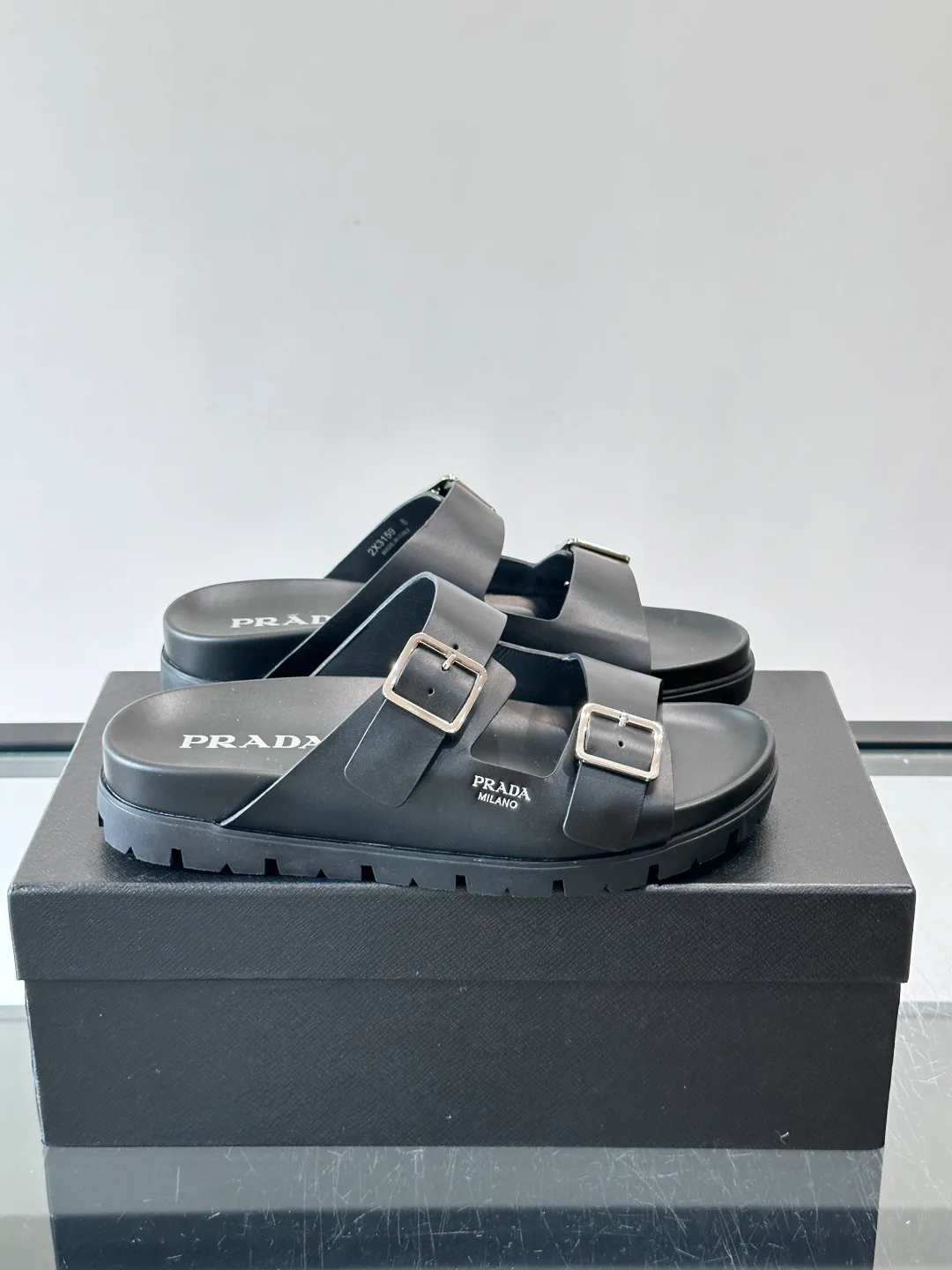 Шлепанцы Женские Prada 17689200