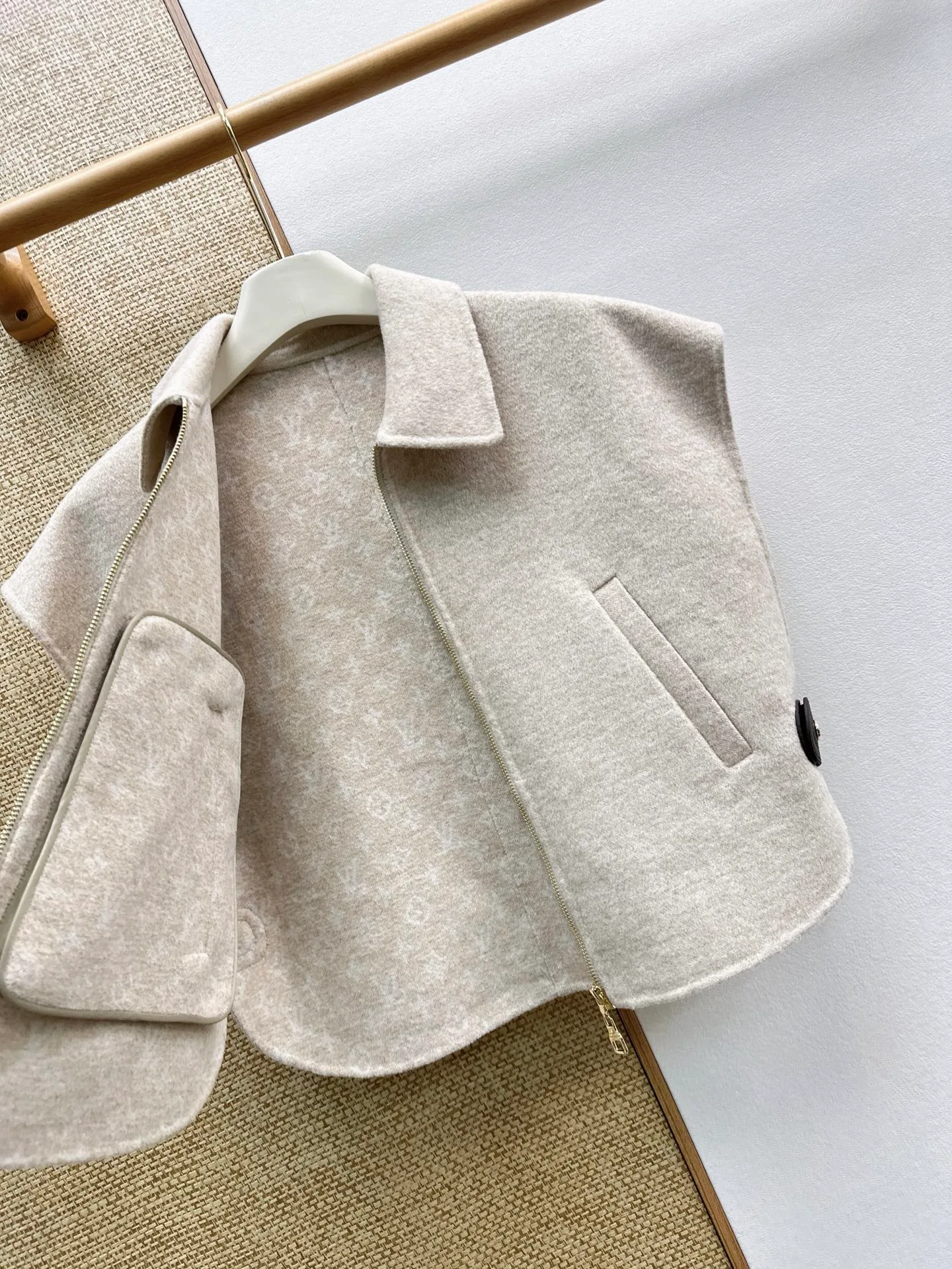 Жилеты Женские Louis Vuitton 19145894