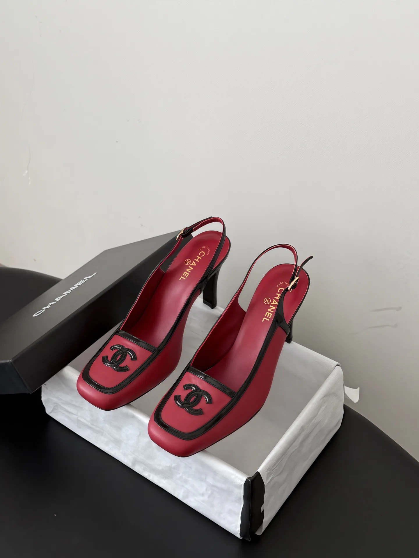Туфли Женские Chanel 18378213