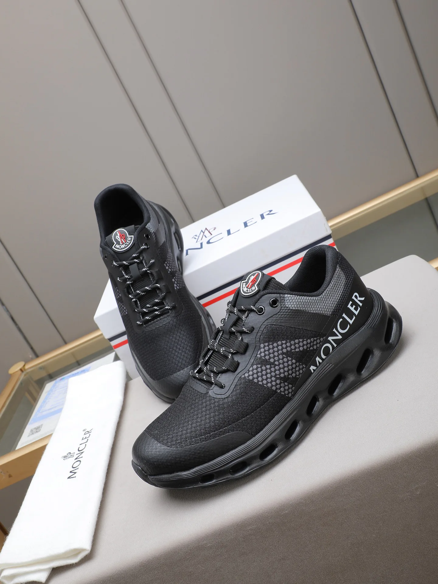 Кроссовки Мужские Moncler 382776