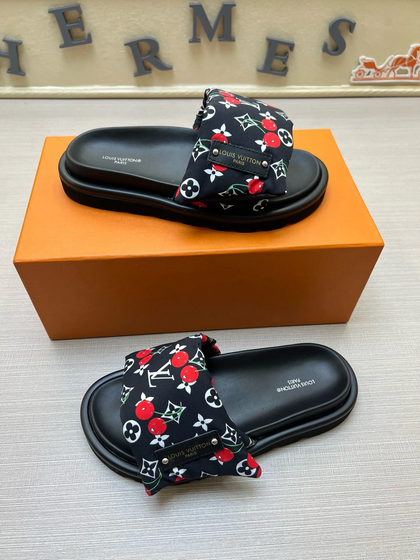 Шлепанцы Женские Louis Vuitton 9801573