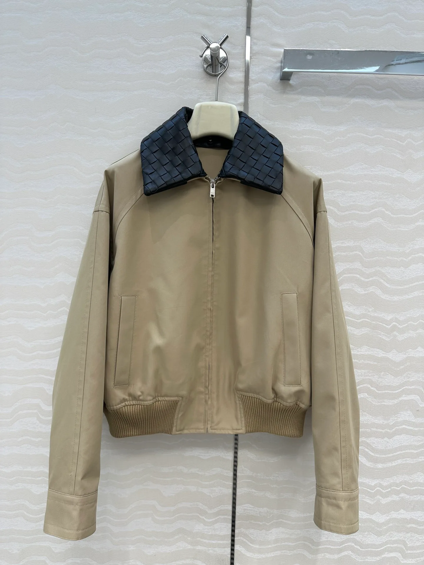 Куртки И Пуховики Женские Bottega Veneta 18501595