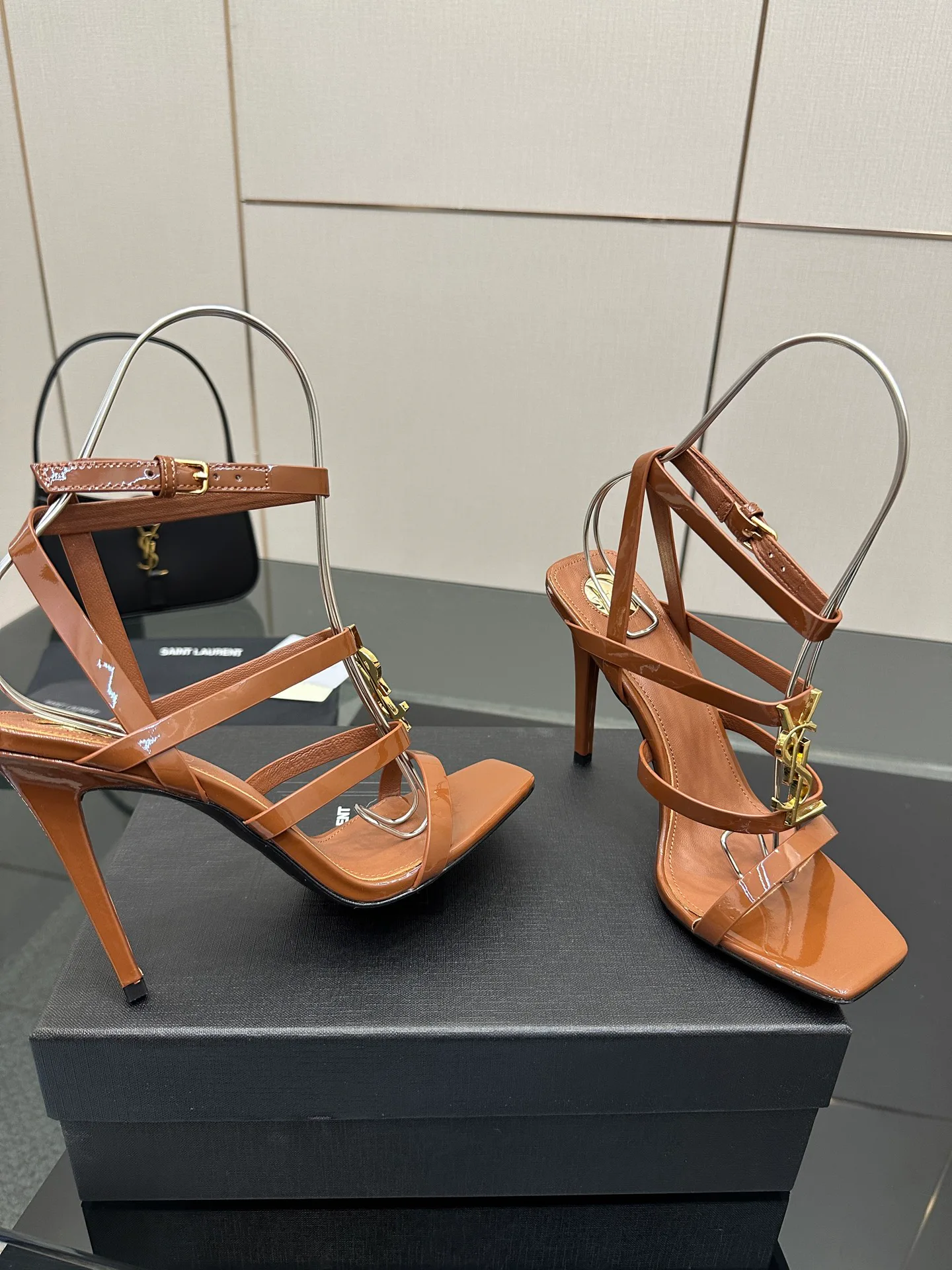 Босоножки Женские Saint Laurent 13164404