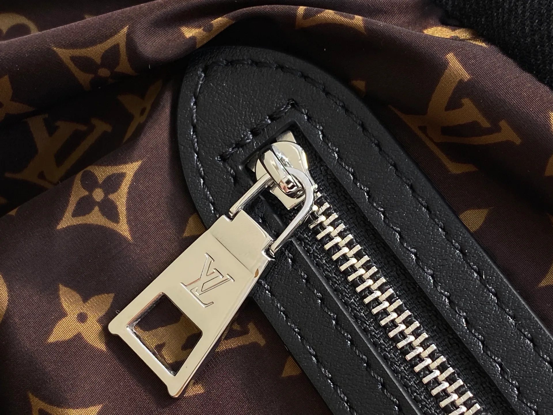 Классические Сумки Женские Louis Vuitton 1547164