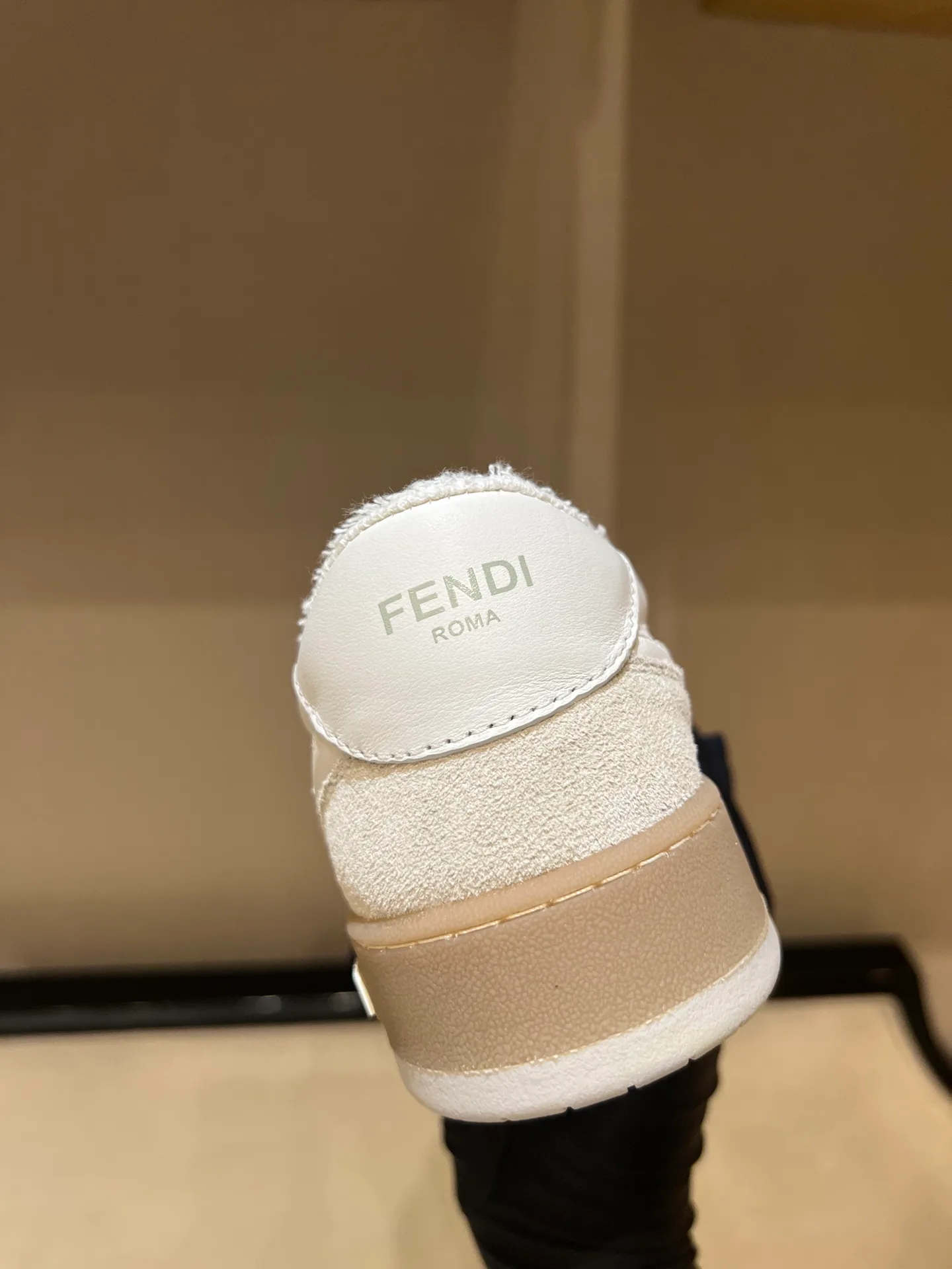 Кроссовки Женские Fendi 139693