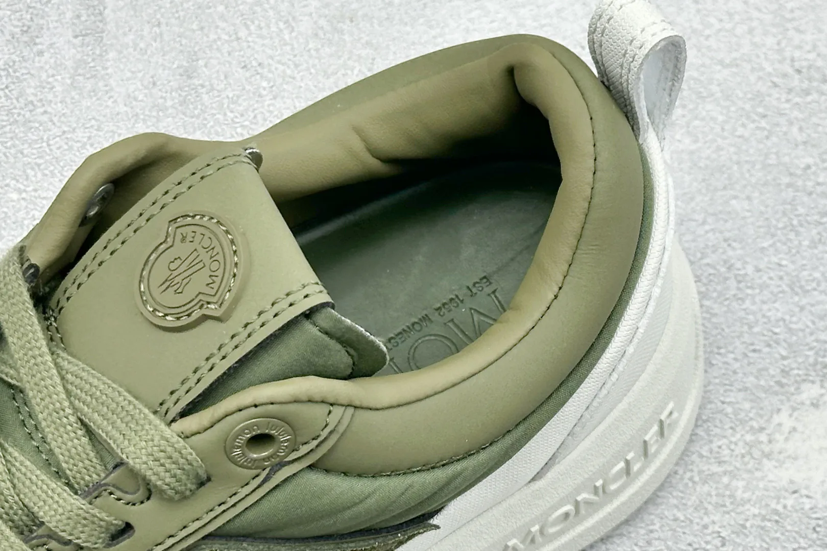 Кроссовки Женские Moncler 18181989