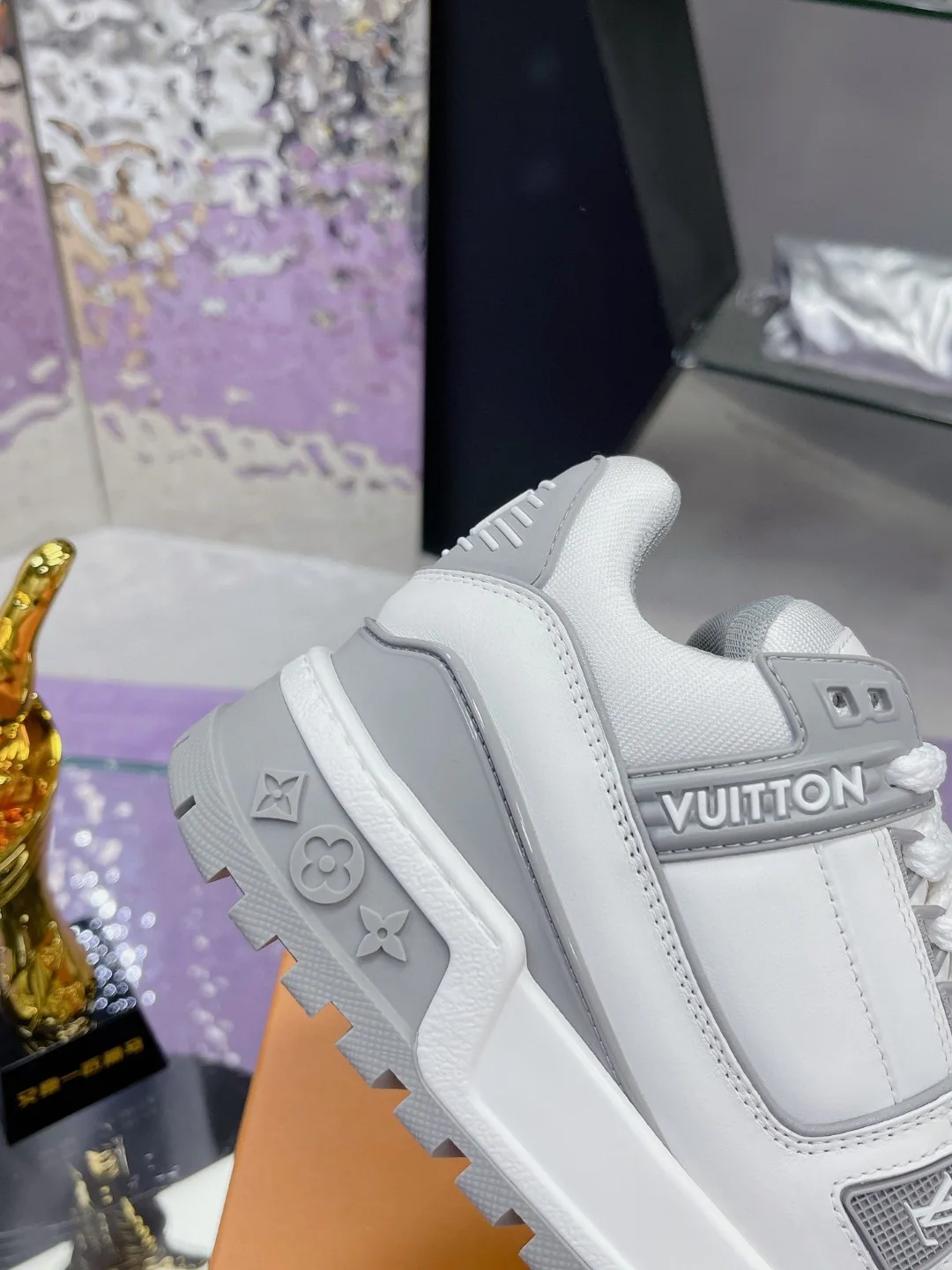 Кроссовки Женские Louis Vuitton 13074038