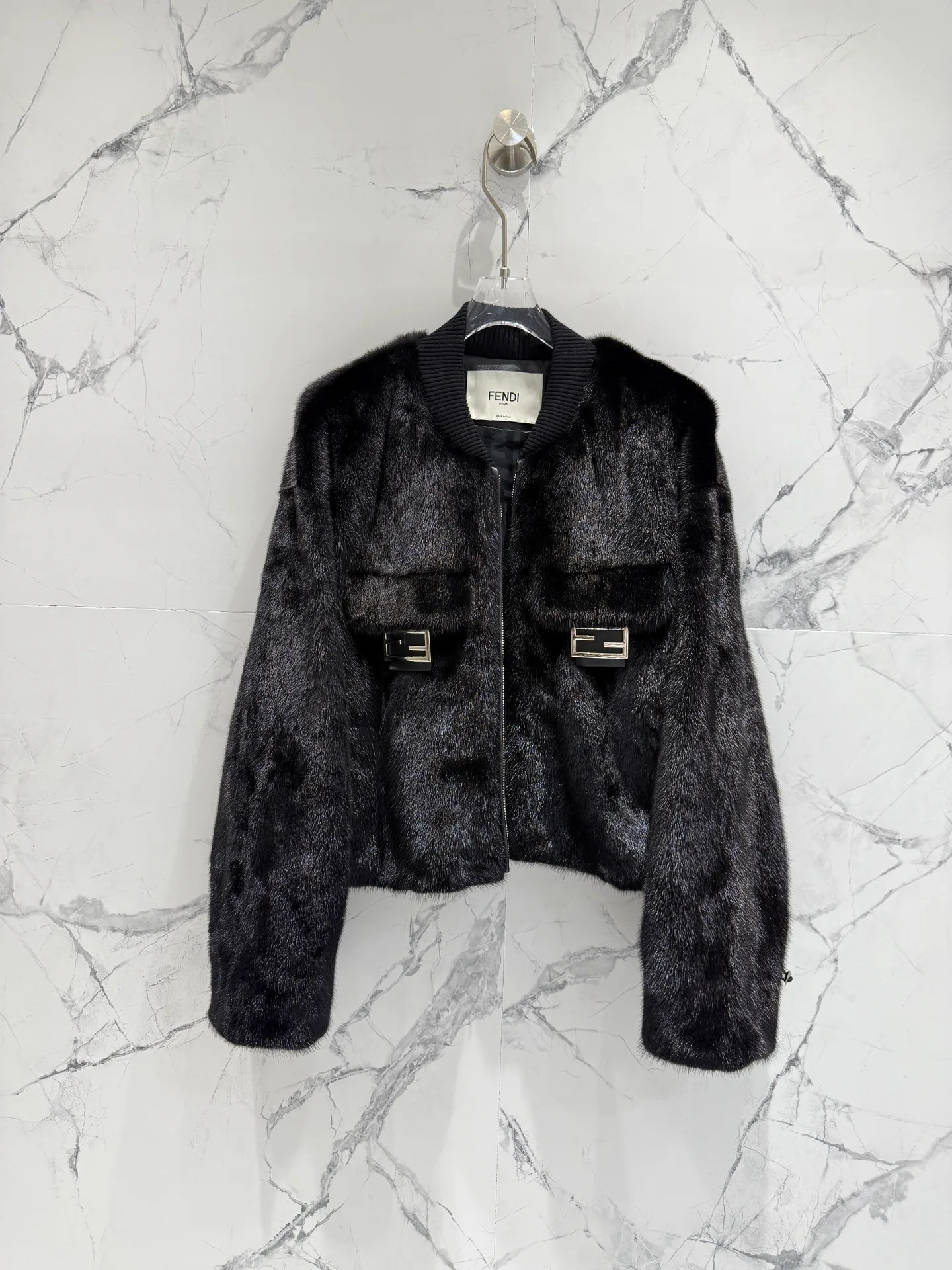 Кожаные Куртки И Дублёнки Женские Fendi 19585929