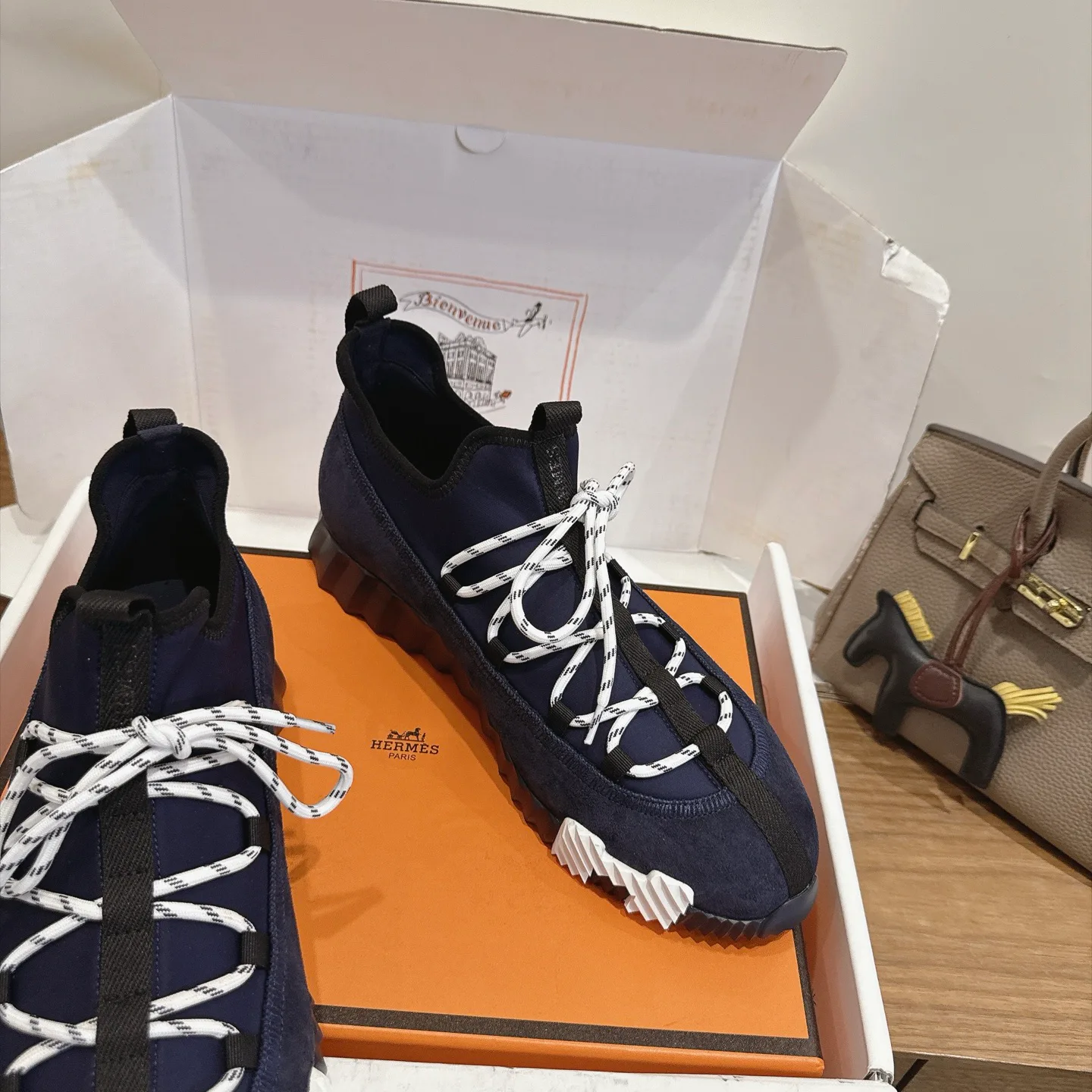 Кроссовки Женские Hermes 17946710