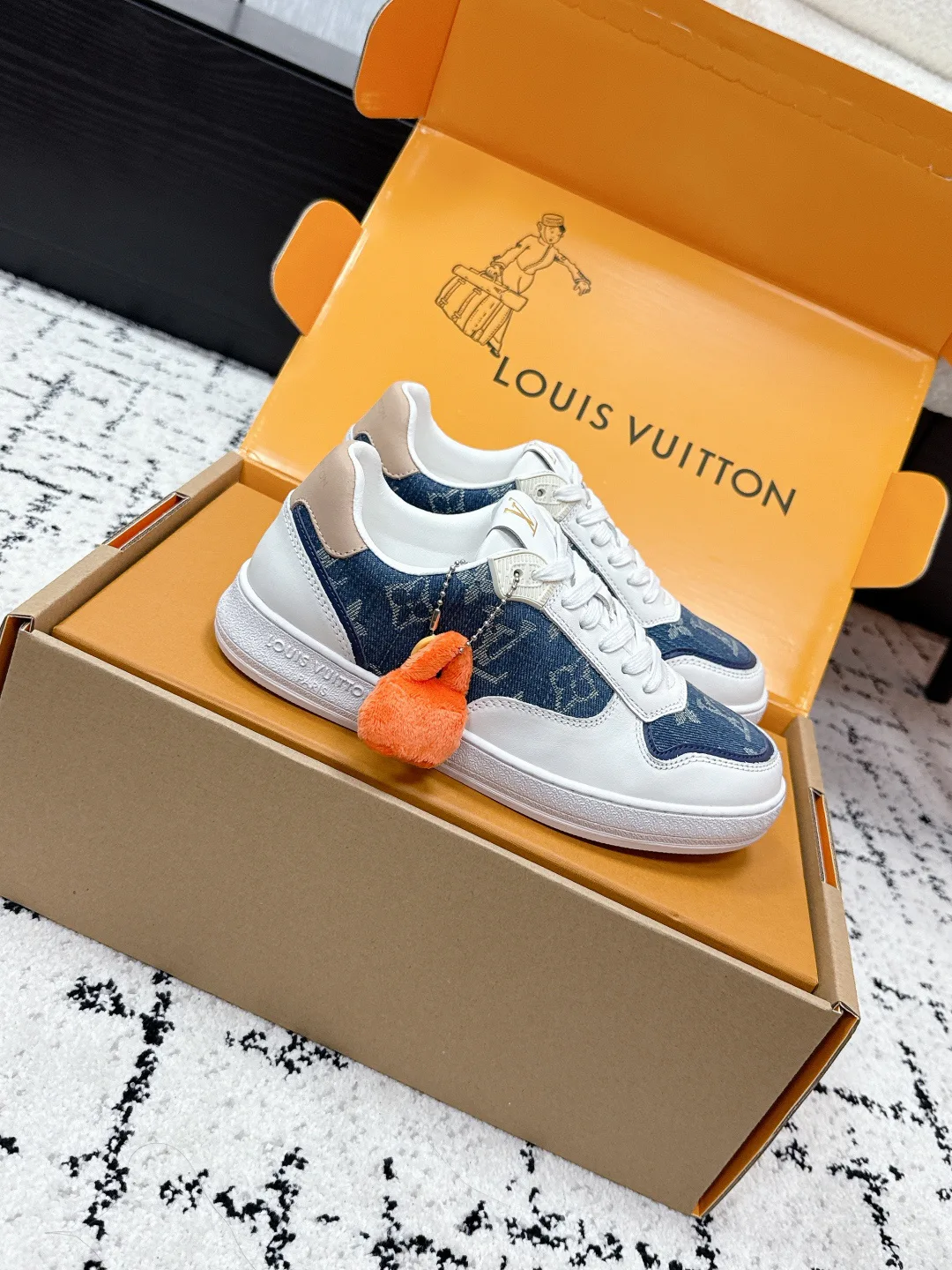 Кроссовки Женские Louis Vuitton 2471175