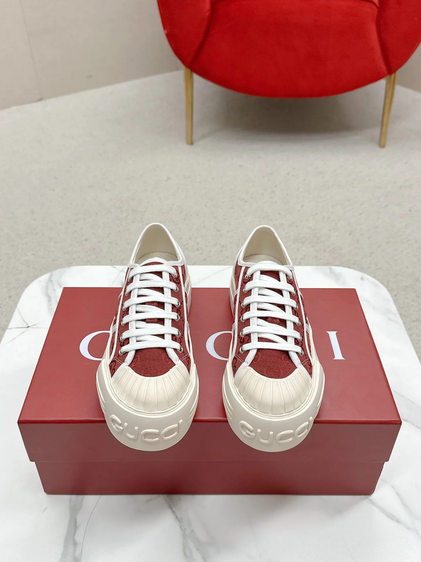 Кроссовки Женские Gucci 17746027